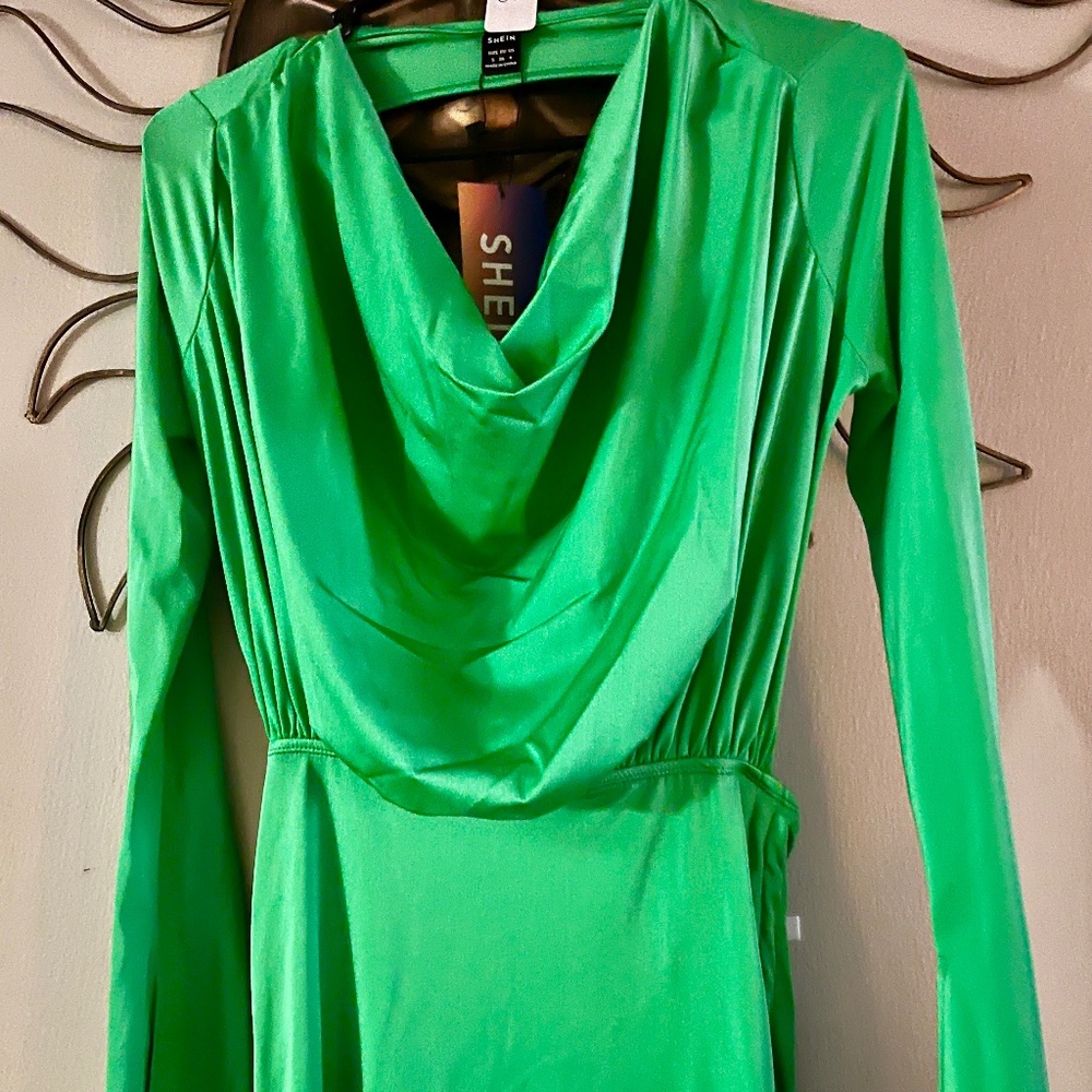 🌺BEAUTIFUL GREEN DRESS